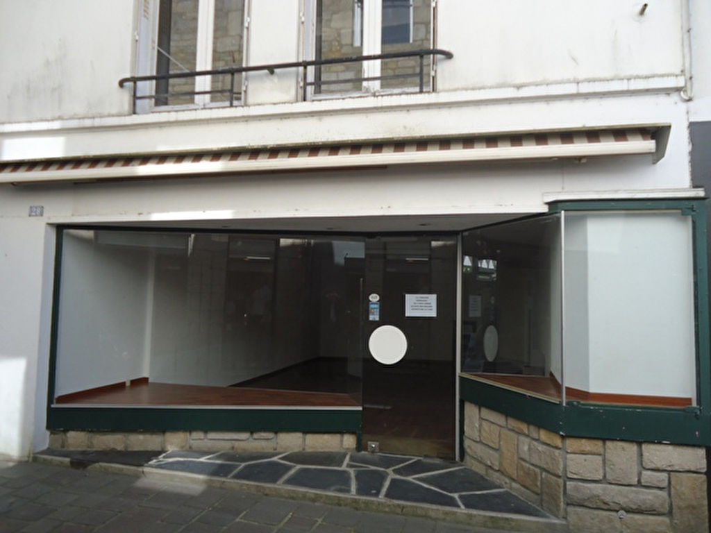 A VENDRE PONTIVY BRETAGNE MORBIHAN LOCAL DE 35 M² AVEC RESERVE DE 32 M² EN PLEIN CENTRE VILLE. A VENDRE PONTIVY BRETAGNE MORBIHAN LOCAL DE 35 M² AVEC RESERVE DE 32 M² EN PLEIN CENTRE VILLE.