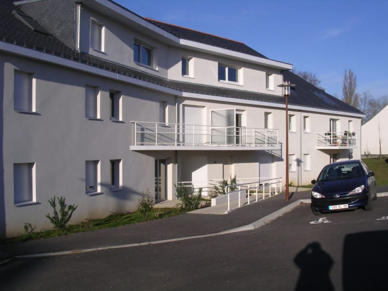 A VENDRE POUR INVESTISSEUR A PONTIVY DANS UNE RÉSIDENCE DE 2007, UN APPARTEMENT DE TYPE T3 DE 75 M² AU 2ème ÉTAGE, AVEC 2 CHAMBRES, UNE PLACE DE PARKING, UNE CAVE. A VENDRE POUR INVESTISSEUR A PONTIVY DANS UNE RÉSIDENCE DE 2007, UN APPARTEMENT DE TYPE T3 DE 75 M² AU 2ème ÉTAGE, AVEC 2 CHAMBRES, UNE PLACE DE PARKING, UNE CAVE.