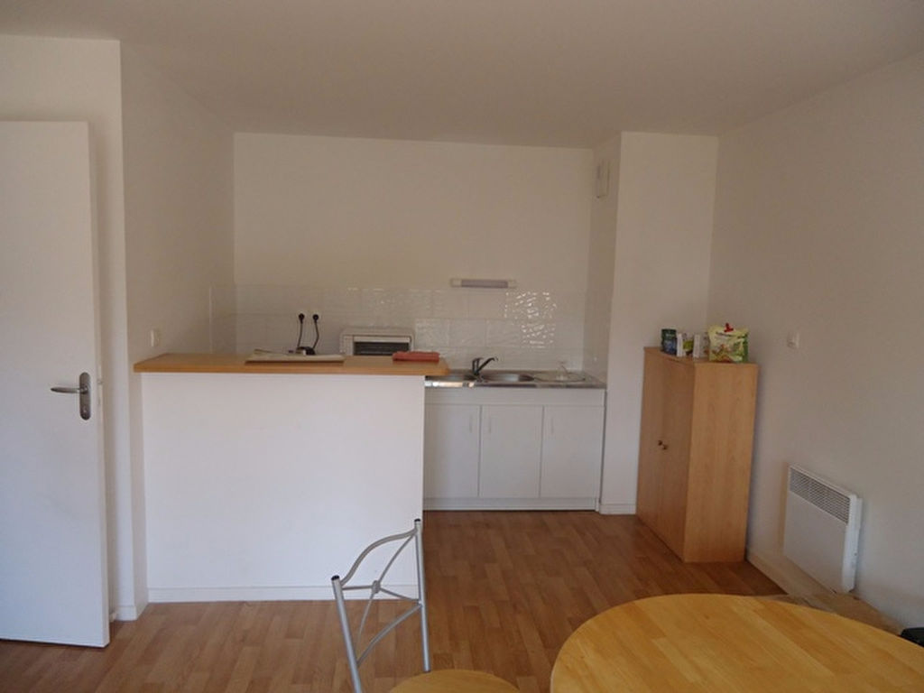 A VENDRE PONTIVY BRETAGNE MORBIHAN APPARTEMENT DE TYPE T2 POUR INVESTISSEUR UNE CHAMBRES 41M² DANS UNE RÉSIDENCE RÉCENTE CALME ET CONFORTABLE. A VENDRE PONTIVY BRETAGNE MORBIHAN APPARTEMENT DE TYPE T2 POUR INVESTISSEUR UNE CHAMBRES 41M² DANS UNE RÉSIDENCE RÉCENTE CALME ET CONFORTABLE.