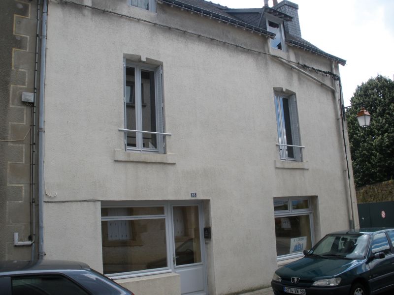 A Vendre maison Pontivy centre ville Bretagne Morbihan 4 chambres cour intérieur dépendance A Vendre maison Pontivy centre ville Bretagne Morbihan 4 chambres cour intérieur dépendance
