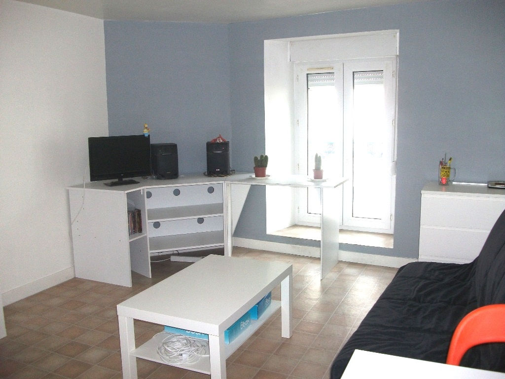A louer Pontivy Bretagne Morbihan studio équipé 25 m2 proche lycées et commerces A louer Pontivy Bretagne Morbihan studio équipé 25 m2 proche lycées et commerces