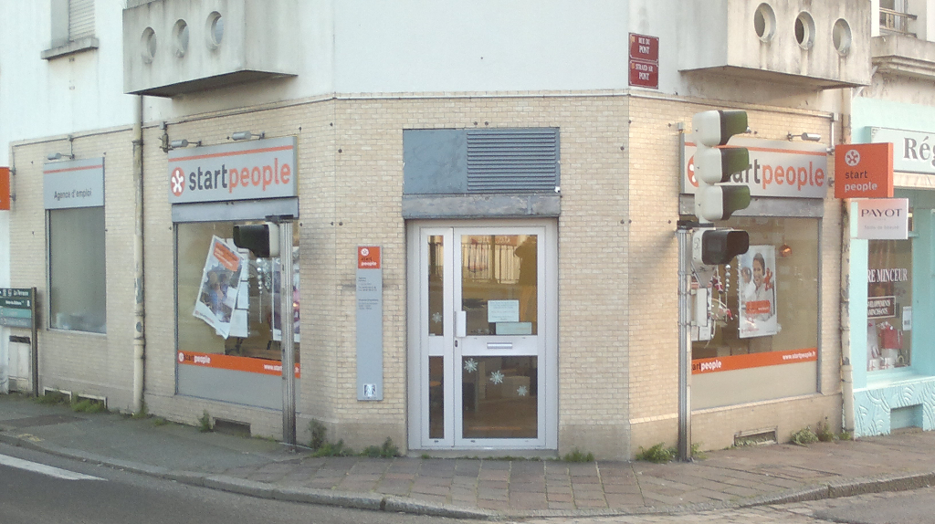 A louer Pontivy Bretagne Morbihan Local commerical d'une superficie de 35 m² A louer Pontivy Bretagne Morbihan Local commerical d'une superficie de 35 m²