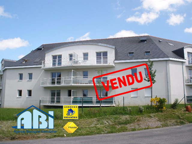 A VENDRE A PONTIVY DANS UNE RÉSIDENCE DE 2007, UN APPARTEMENT DE TYPE T3 DE 65 M² AU 1er ETAGE, AVEC 2 CHAMBRES, UN BALCON, UNE PLACE DE PARKING EN SOUS SOL, ASCENSEUR. A VENDRE A PONTIVY DANS UNE RÉSIDENCE DE 2007, UN APPARTEMENT DE TYPE T3 DE 65 M² AU 1er ETAGE, AVEC 2 CHAMBRES, UN BALCON, UNE PLACE DE PARKING EN SOUS SOL, ASCENSEUR.