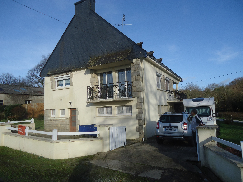 A LOUER GUERN BRETAGNE MORBIHAN MAISON 3 CHAMBRES 120M² DANS QUARTIER RESIDENTIEL CALME ET CONFORTABLE. A LOUER GUERN BRETAGNE MORBIHAN MAISON 3 CHAMBRES 120M² DANS QUARTIER RESIDENTIEL CALME ET CONFORTABLE.
