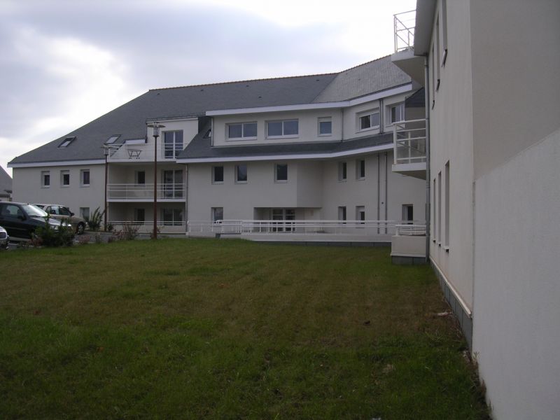A VENDRE A PONTIVY BRETAGNE MORBIHAN POUR INVESTISSEUR UN APPARTEMENT DE TYPE T4 DE 90 M² AU RDC D'UNE RÉSIDENCE DE 2007, AVEC 3 CHAMBRES, BALCON, 2 PLACES DE PARKINGS. A VENDRE A PONTIVY BRETAGNE MORBIHAN POUR INVESTISSEUR UN APPARTEMENT DE TYPE T4 DE 90 M² AU RDC D'UNE RÉSIDENCE DE 2007, AVEC 3 CHAMBRES, BALCON, 2 PLACES DE PARKINGS.