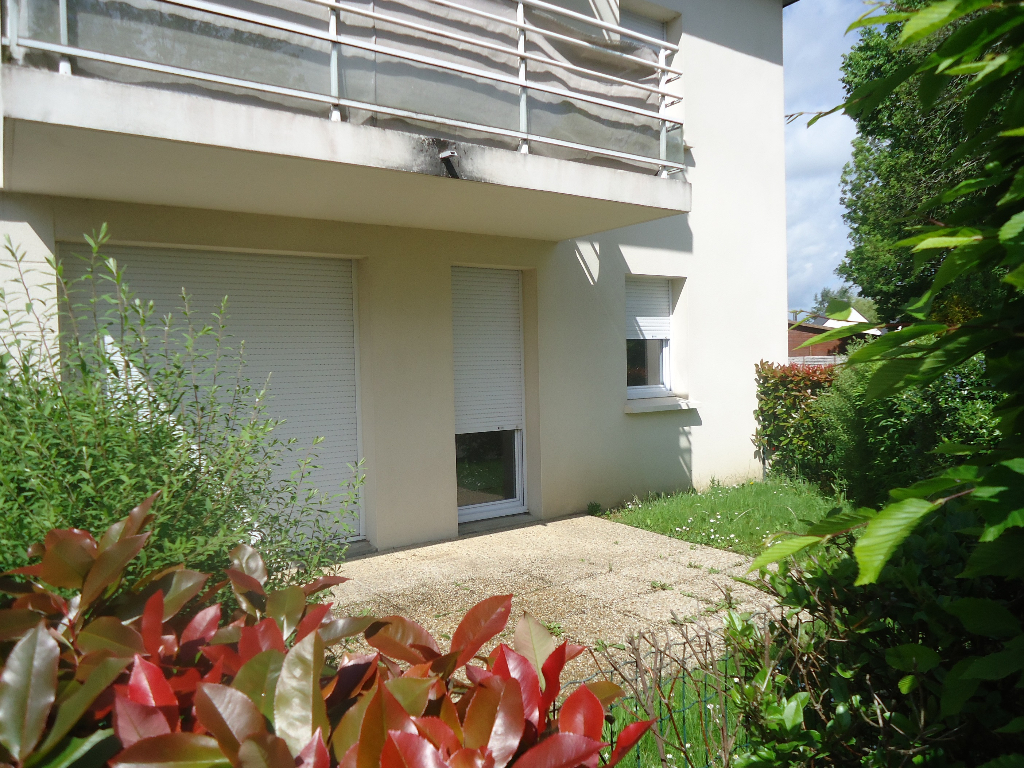 A louer Pontivy Bretagne Morbihan appartement 1 chambre, jardin et garage A louer Pontivy Bretagne Morbihan appartement 1 chambre, jardin et garage