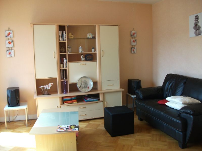 A Louer Pontivy Bretagne Morbihan appartement T2 1 chambre superficie 42 m2 avec cuisine aménagée A Louer Pontivy Bretagne Morbihan appartement T2 1 chambre superficie 42 m2 avec cuisine aménagée