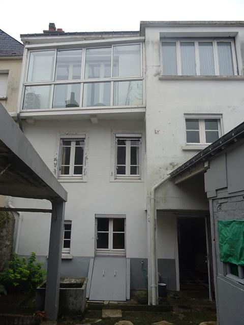 A VENDRE A PONTIVY HYPER CENTRE VILLE UNE MAISON DE TYPE T7, AVEC UN BALCON, UNE COUR, UN GARAGE, POSSIBILITÉ DE TRANSFORMATION EN IMMEUBLE DE RAPPORT. A VENDRE A PONTIVY HYPER CENTRE VILLE UNE MAISON DE TYPE T7, AVEC UN BALCON, UNE COUR, UN GARAGE, POSSIBILITÉ DE TRANSFORMATION EN IMMEUBLE DE RAPPORT.