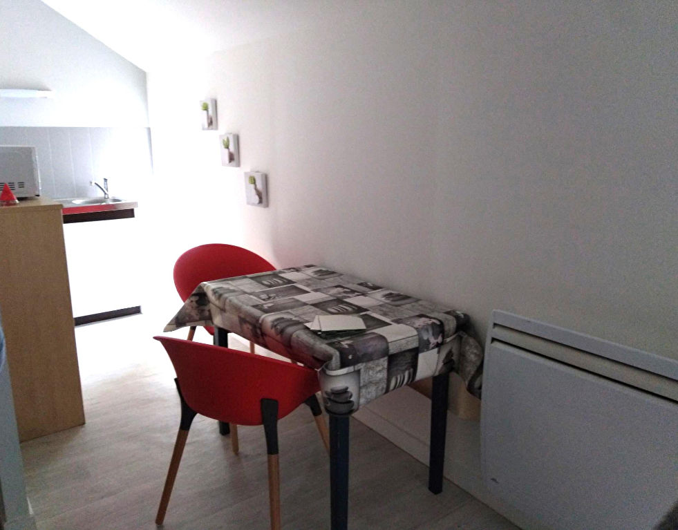 A Louer Pontivy Bretagne Morbihan studio meublé de 25 m² A Louer Pontivy Bretagne Morbihan studio meublé de 25 m²