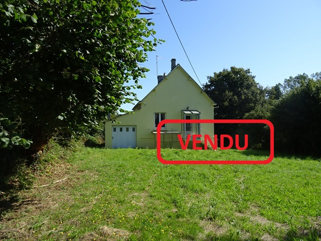 A VENDRE A GUERN BRETAGNE MORBIHAN MAISON EN CAMPAGNE 83 M2 AVEC 2 CHAMBRES, UN GARAGE, UN JARDIN DE 2300 M², SOUS-SOL COMPLET EN PARTIE AMÉNAGÉ. A VENDRE A GUERN BRETAGNE MORBIHAN MAISON EN CAMPAGNE 83 M2 AVEC 2 CHAMBRES, UN GARAGE, UN JARDIN DE 2300 M², SOUS-SOL COMPLET EN PARTIE AMÉNAGÉ.