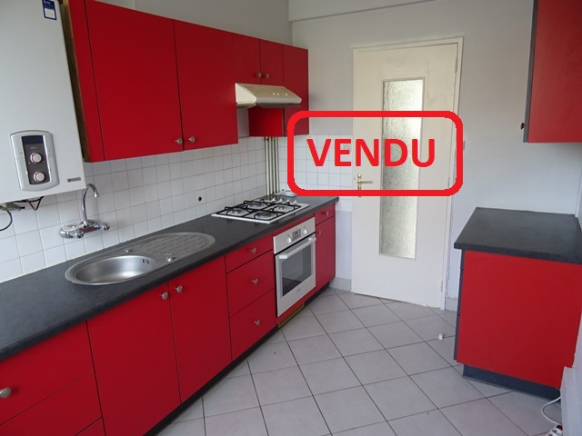 A VENDRE PONTIVY BRETAGNE MORBIHAN APPARTEMENT T3 AVEC DEUX CHAMBRES 68 M², UN PARKING ET UNE CAVE. A VENDRE PONTIVY BRETAGNE MORBIHAN APPARTEMENT T3 AVEC DEUX CHAMBRES 68 M², UN PARKING ET UNE CAVE.