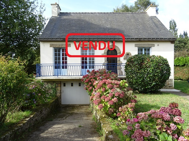 A VENDRE A NOYAL-PONTIVY BRETAGNE MORBIHAN UNE MAISON DE 72 M² DE TYPE T3 AVEC DEUX CHAMBRES EN RDC, UN SOUS-SOL COMPLET AVEC UN GARAGE, UN JARDIN DE 1738 M². A VENDRE A NOYAL-PONTIVY BRETAGNE MORBIHAN UNE MAISON DE 72 M² DE TYPE T3 AVEC DEUX CHAMBRES EN RDC, UN SOUS-SOL COMPLET AVEC UN GARAGE, UN JARDIN DE 1738 M².