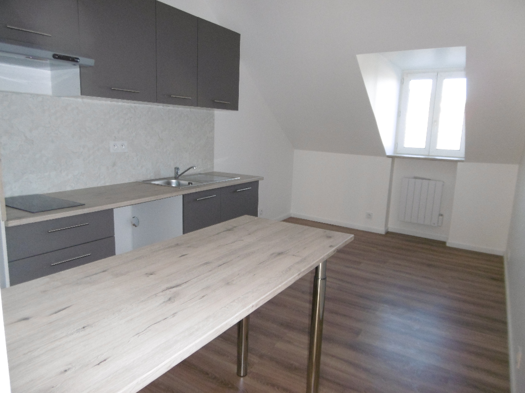 A louer Bretagne Morbihan Pontivy petit appartement T1 bis entièrement refait à neuf en centre ville A louer Bretagne Morbihan Pontivy petit appartement T1 bis entièrement refait à neuf en centre ville