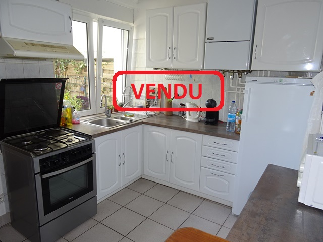 A VENDRE A PONTIVY BRETAGNE MORBIHAN MAISON DE 125 M² DE TYPE T5 AVEC 4 CHAMBRES, SITUE EN CENTRE VILLE, AVEC TERRASSE ET JARDIN DE 159 M². A VENDRE A PONTIVY BRETAGNE MORBIHAN MAISON DE 125 M² DE TYPE T5 AVEC 4 CHAMBRES, SITUE EN CENTRE VILLE, AVEC TERRASSE ET JARDIN DE 159 M².