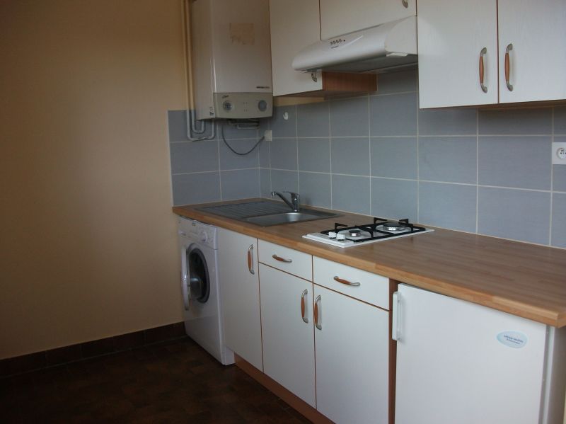 A louer Pontivy Bretagne Morbihan dans résidence appartement T1 bis de 28 m² A louer Pontivy Bretagne Morbihan dans résidence appartement T1 bis de 28 m²