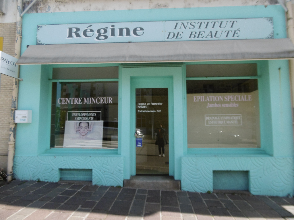 A louer Bretagne Mobihan Pontivy, local commercial sur placette A louer Bretagne Mobihan Pontivy, local commercial sur placette