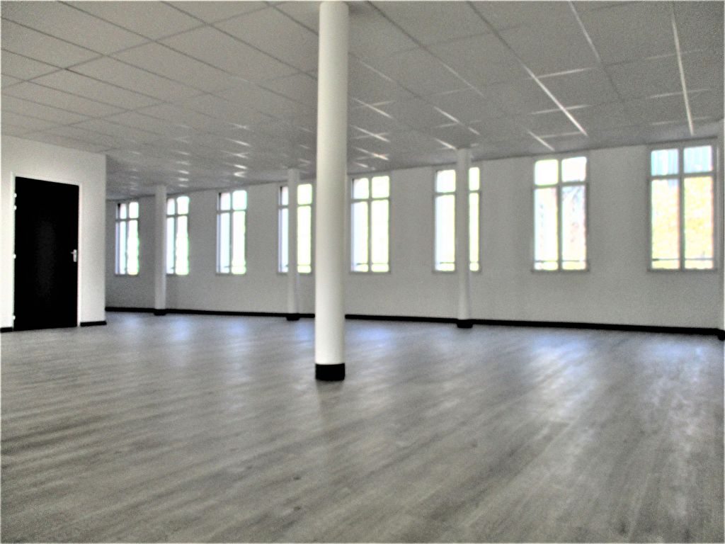 A Pontivy Bretagne Morbihan local commercial de 82 m2 en plein centre ville A Pontivy Bretagne Morbihan local commercial de 82 m2 en plein centre ville