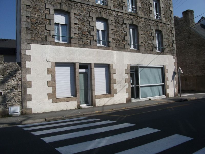 A Louer Pontivy Bretagne Morbihan local commercial de 95 m2 A Louer Pontivy Bretagne Morbihan local commercial de 95 m2