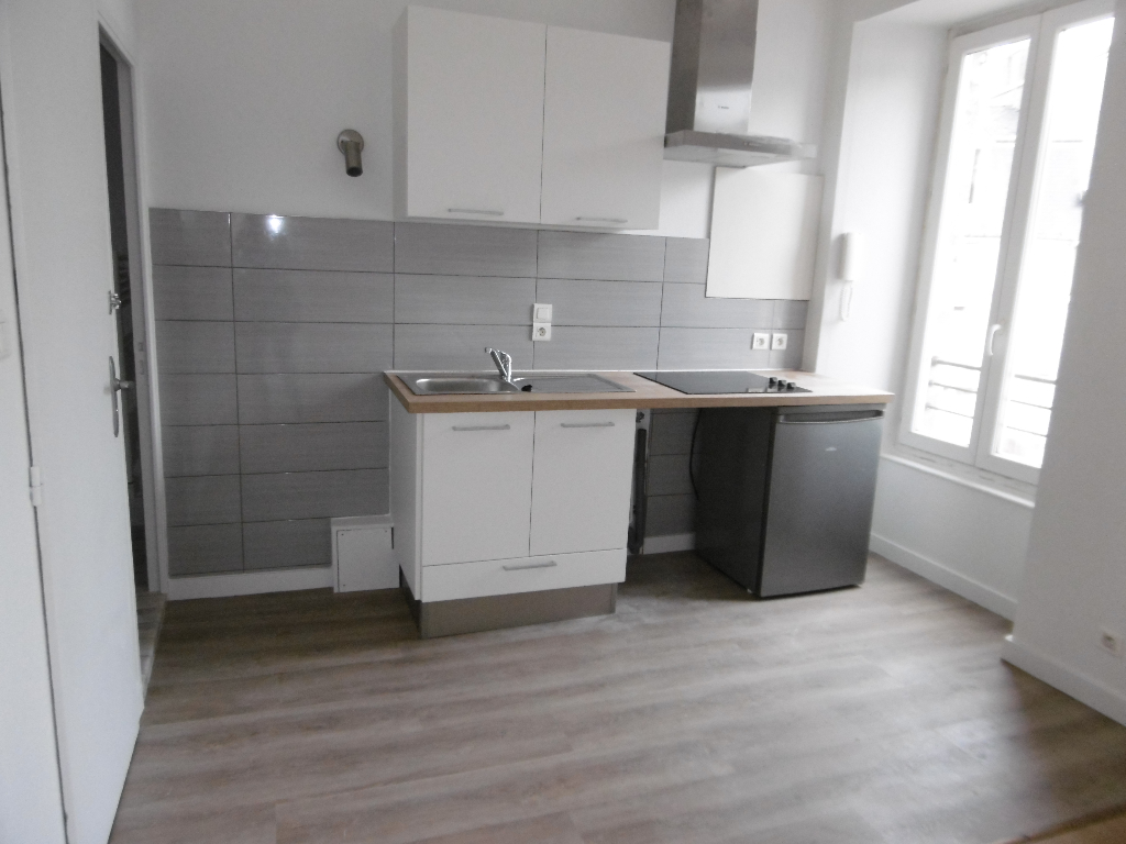 A Louer 56300 Bretagne Morbihan Pontivy appartement 2 pièces 26,65 m² en centre ville A Louer 56300 Bretagne Morbihan Pontivy appartement 2 pièces 26,65 m² en centre ville