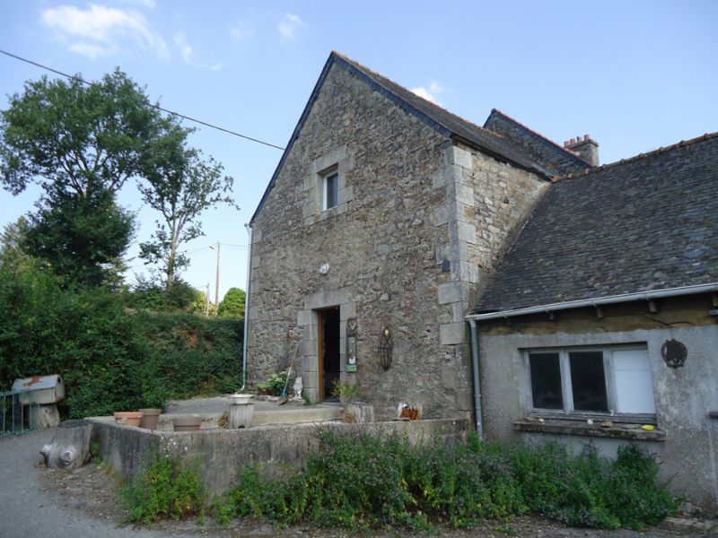 A Vendre Maison Longère PONTIVY 5MN Bretagne Morbihan 3 pièces 74,75 m2 2 chambres au rdc grenier aménageable. A Vendre Maison Longère PONTIVY 5MN Bretagne Morbihan 3 pièces 74,75 m2 2 chambres au rdc grenier aménageable.