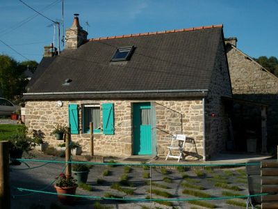 Petite maison en très bon état en campagne avec courette Petite maison en très bon état en campagne avec courette