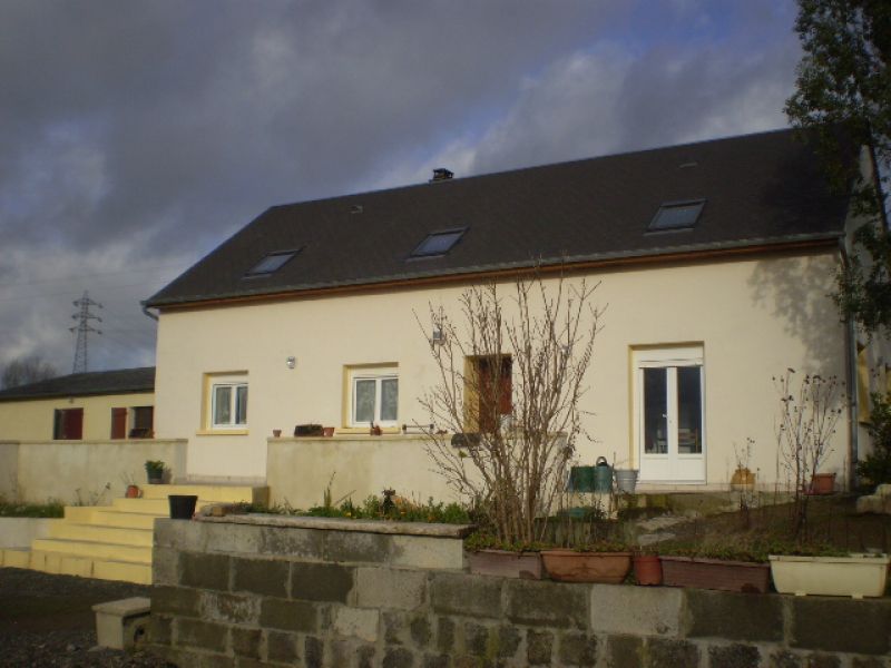 Ensemble immobilier. Lot de 2 pavillons.