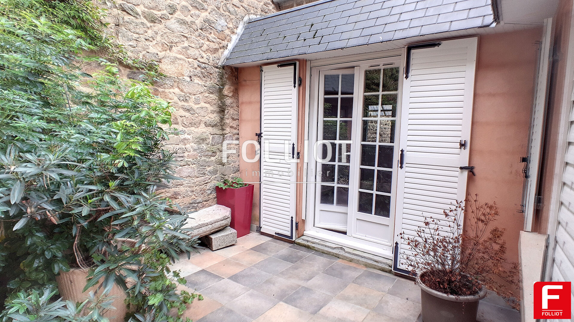 Appartement Villedieu Les Poeles 2 pi�ce(s) 49 m2