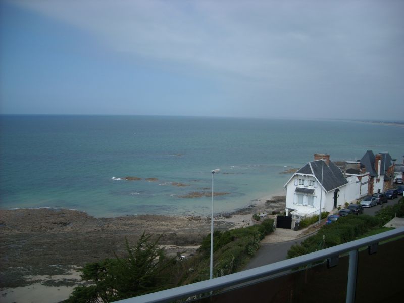 Maison Granville 7 pi�ce(s),vue mer et plage ,proche commerces.