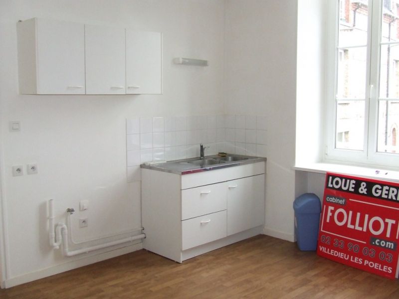 VILLEDIEU centre F2 30 m�