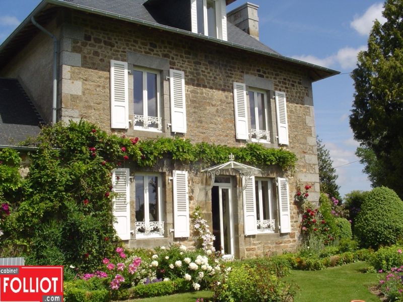 8.5 km de VILLEDIEU, MAISON PIERRES AVEC PISCINE
