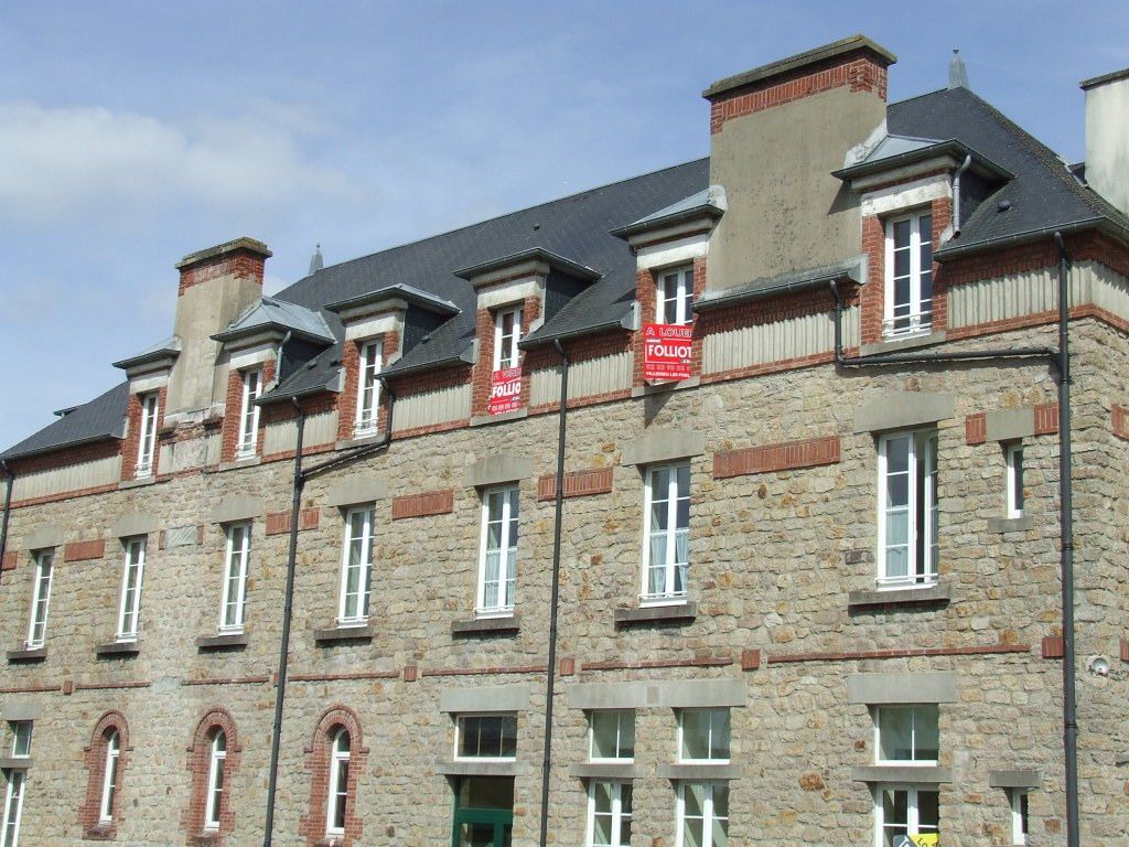 VILLEDIEU - F2 dans r�sidence ascenseur