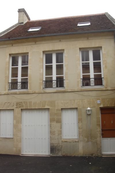 Douvres Maison de ville avec jardinet en plein centre, rénovation récente, nombreuses chambres, séjour agréable Douvres Maison de ville avec jardinet en plein centre, rénovation récente, nombreuses chambres, séjour agréable