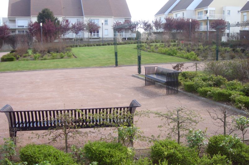 A VENDRE APPARTEMENT AVEC GRANDE TERRASSE DANS LE CENTRE DE DOUVRES LA DELIVRANE A VENDRE APPARTEMENT AVEC GRANDE TERRASSE DANS LE CENTRE DE DOUVRES LA DELIVRANE