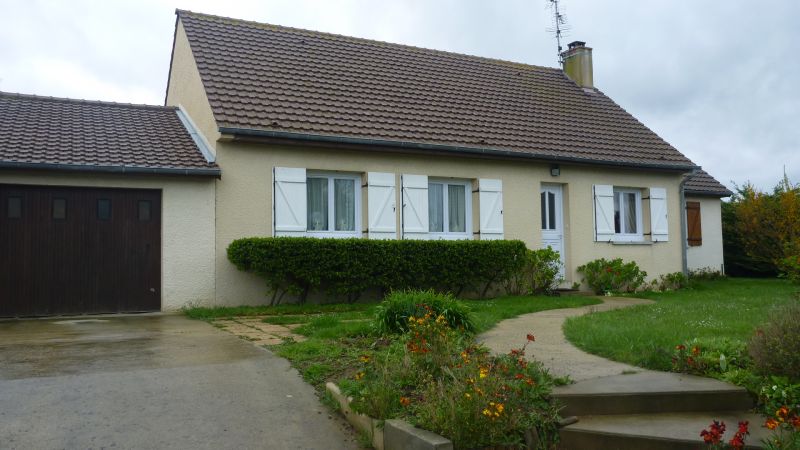 A VENDRE MAISON 125 M2 AVEC GARAGE ACCOLE à LION SUR MER A VENDRE MAISON 125 M2 AVEC GARAGE ACCOLE à LION SUR MER