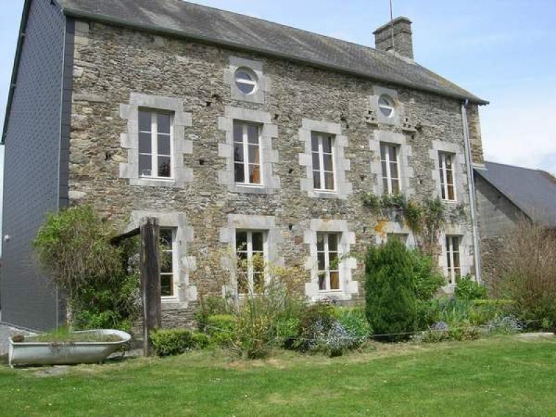 Maison Le Lorey 7 pièce(s) 150 m2 HECTARES Maison Le Lorey 7 pièce(s) 150 m2 HECTARES