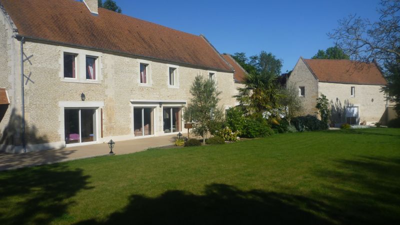DEMEURE DE PRESTIGE EN PIERRE DE CAEN 296M² HABITABLE DEMEURE DE PRESTIGE EN PIERRE DE CAEN 296M² HABITABLE