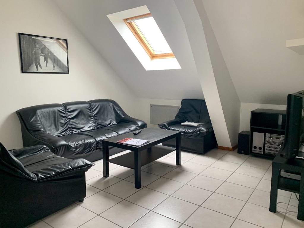 A LOUER - DOL DE BRETAGNE - T2 MEUBLE - 26 m² - CAVE COMMUNE A LOUER - DOL DE BRETAGNE - T2 MEUBLE - 26 m² - CAVE COMMUNE