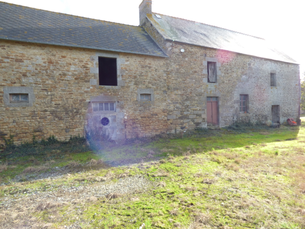 A rénover Bazouges La Perouse - 7 pièces- 300.00 m2 A rénover Bazouges La Perouse - 7 pièces- 300.00 m2