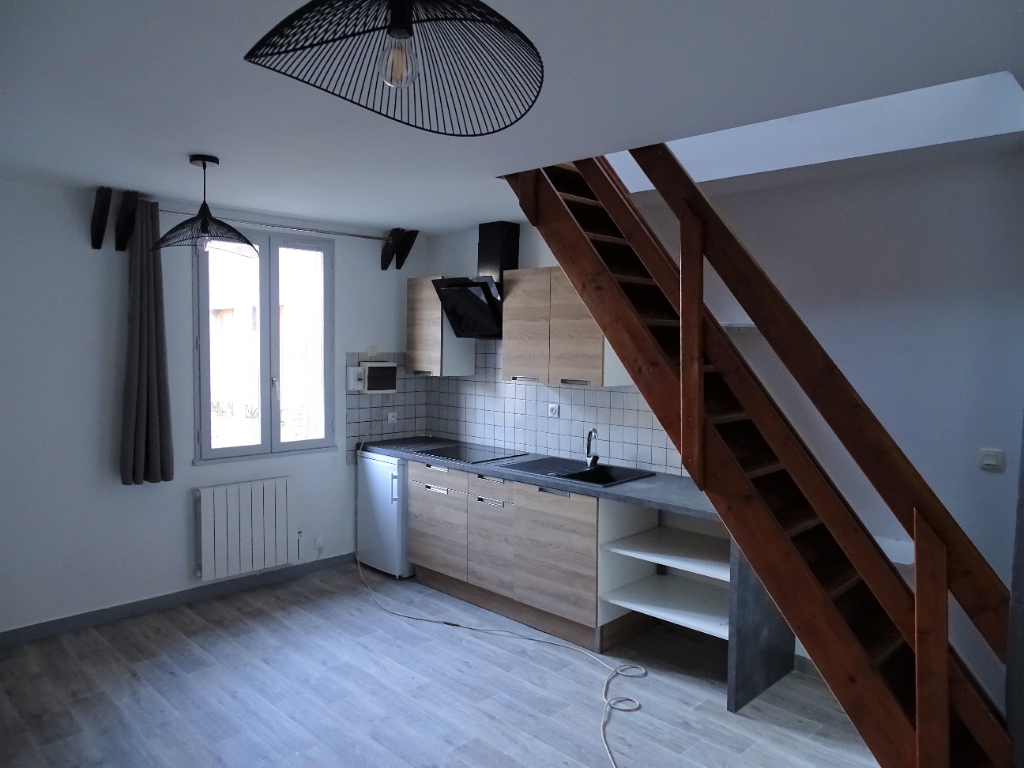 T2 en duplex Combourg - 2 pièce(s) - 37m2 au sol T2 en duplex Combourg - 2 pièce(s) - 37m2 au sol
