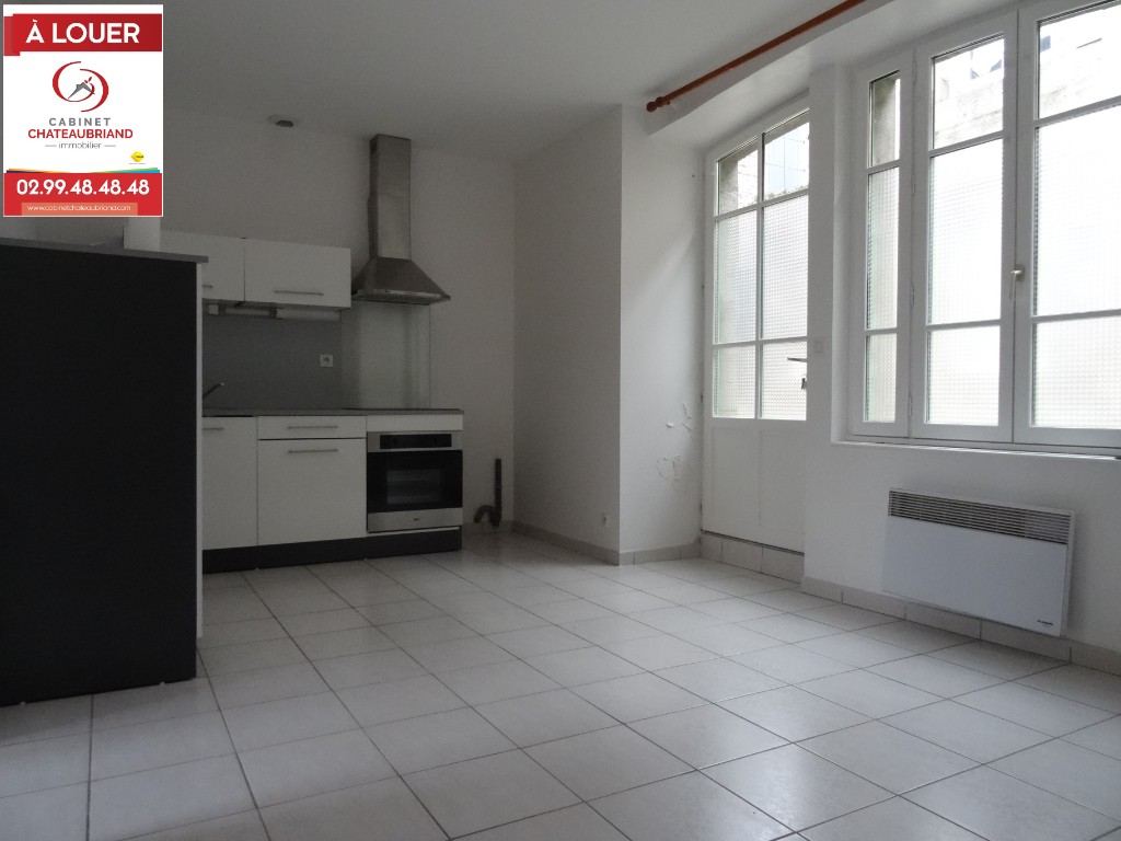 A LOUER - DOL DE BRETAGNE CENTRE HISTORIQUE - TYPE 2 - RDC - 30 m² A LOUER - DOL DE BRETAGNE CENTRE HISTORIQUE - TYPE 2 - RDC - 30 m²