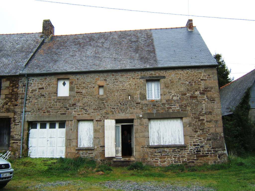 Maison en pierre Bazouges La Perouse - 6 pièce(s) - 90.00 m2 Maison en pierre Bazouges La Perouse - 6 pièce(s) - 90.00 m2
