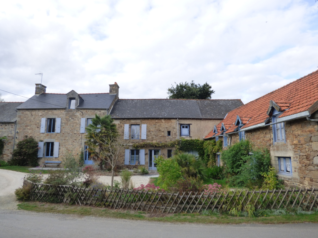 COMBOURG COMBOURG