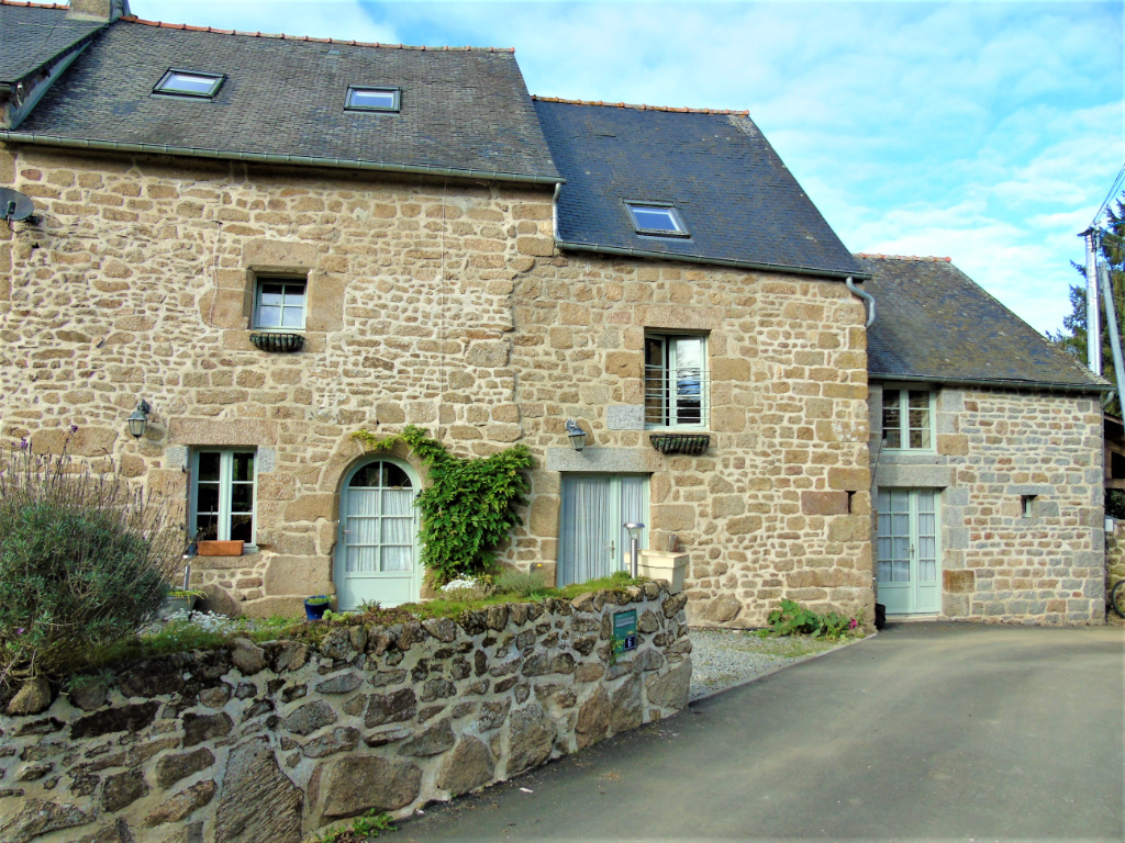 Maison 10 MIN SENS DE BRETAGNE, 20 MIN DE l'A84, 25 MIN FOUGERES Maison 10 MIN SENS DE BRETAGNE, 20 MIN DE l'A84, 25 MIN FOUGERES