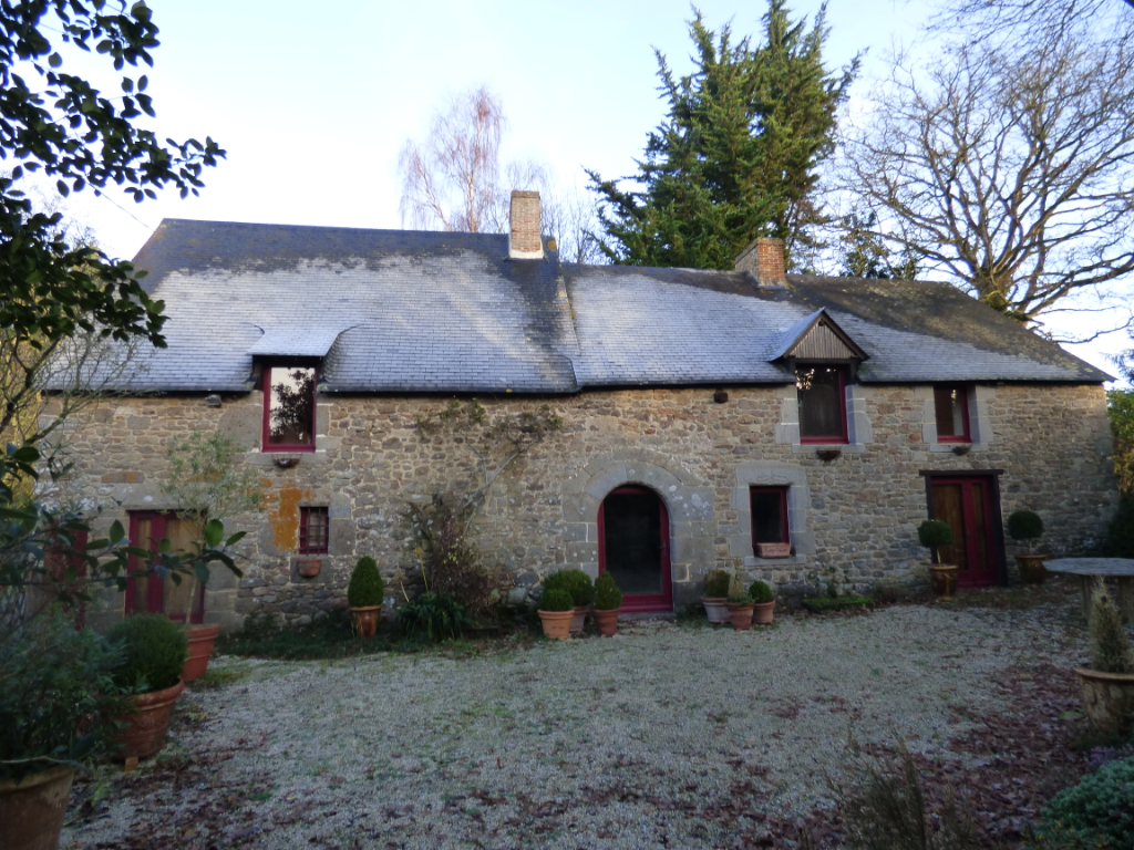COMBOURG - LONGERE de CARACTERE COMBOURG - LONGERE de CARACTERE