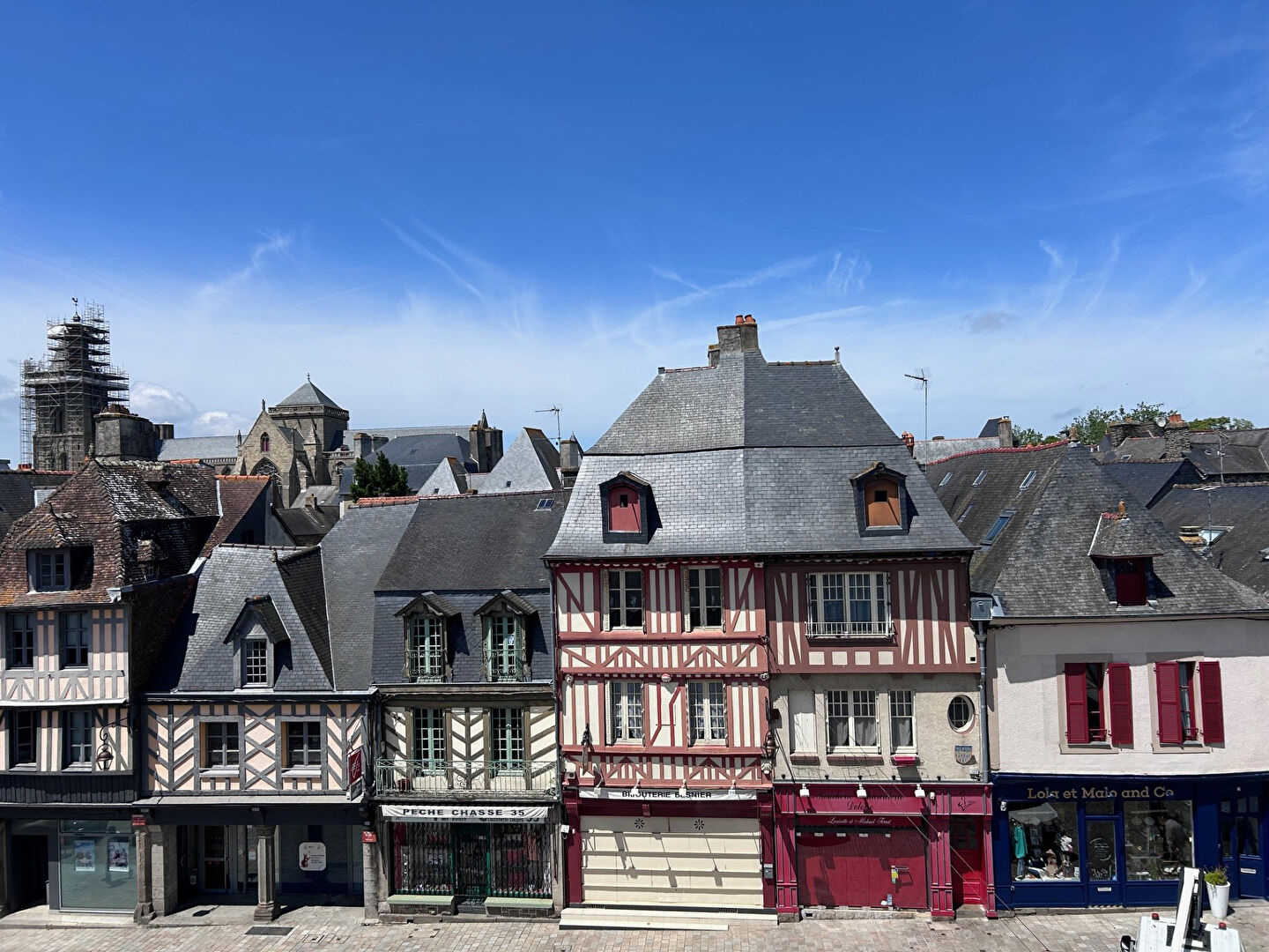 A LOUER - DOL DE BRETAGNE - PLEIN CENTRE - T2 - 29.75 m² A LOUER - DOL DE BRETAGNE - PLEIN CENTRE - T2 - 29.75 m²