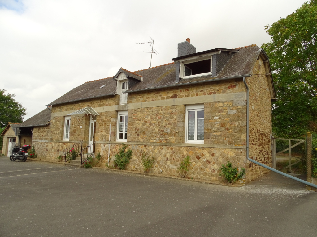 Maison Proche Sens De Bretagne 5 pièce(s) Maison Proche Sens De Bretagne 5 pièce(s)