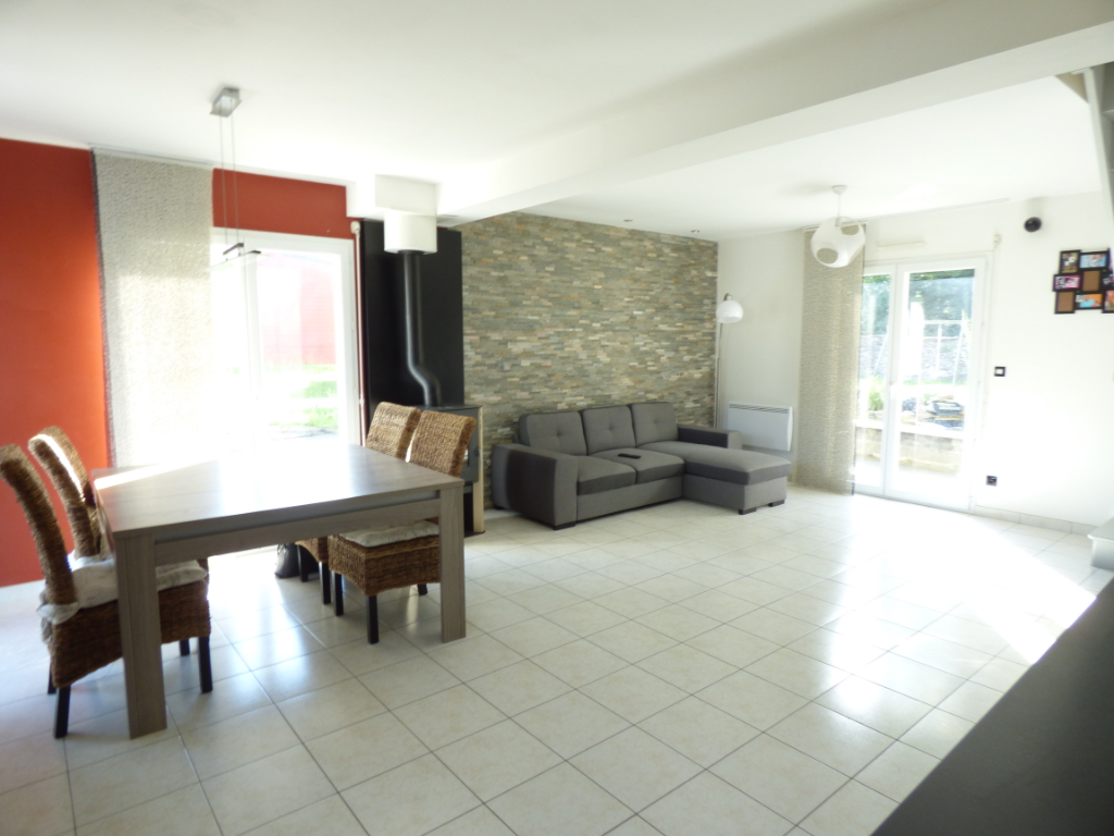 Maison à vendre Baguer Morvan 5 pièce(s), 4 chambres, terrain 600m² Maison à vendre Baguer Morvan 5 pièce(s), 4 chambres, terrain 600m²