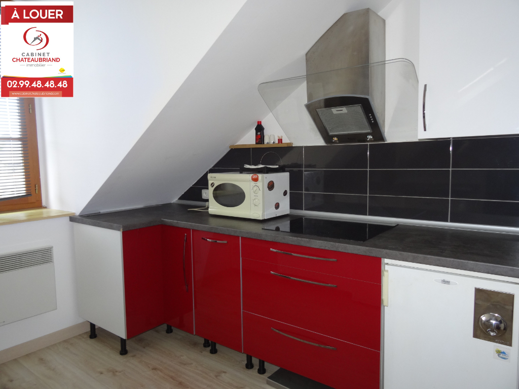 A LOUER - DOL DE BRETAGNE CENTRE - APPARTEMENT T2 MEUBLE - 43 m² A LOUER - DOL DE BRETAGNE CENTRE - APPARTEMENT T2 MEUBLE - 43 m²