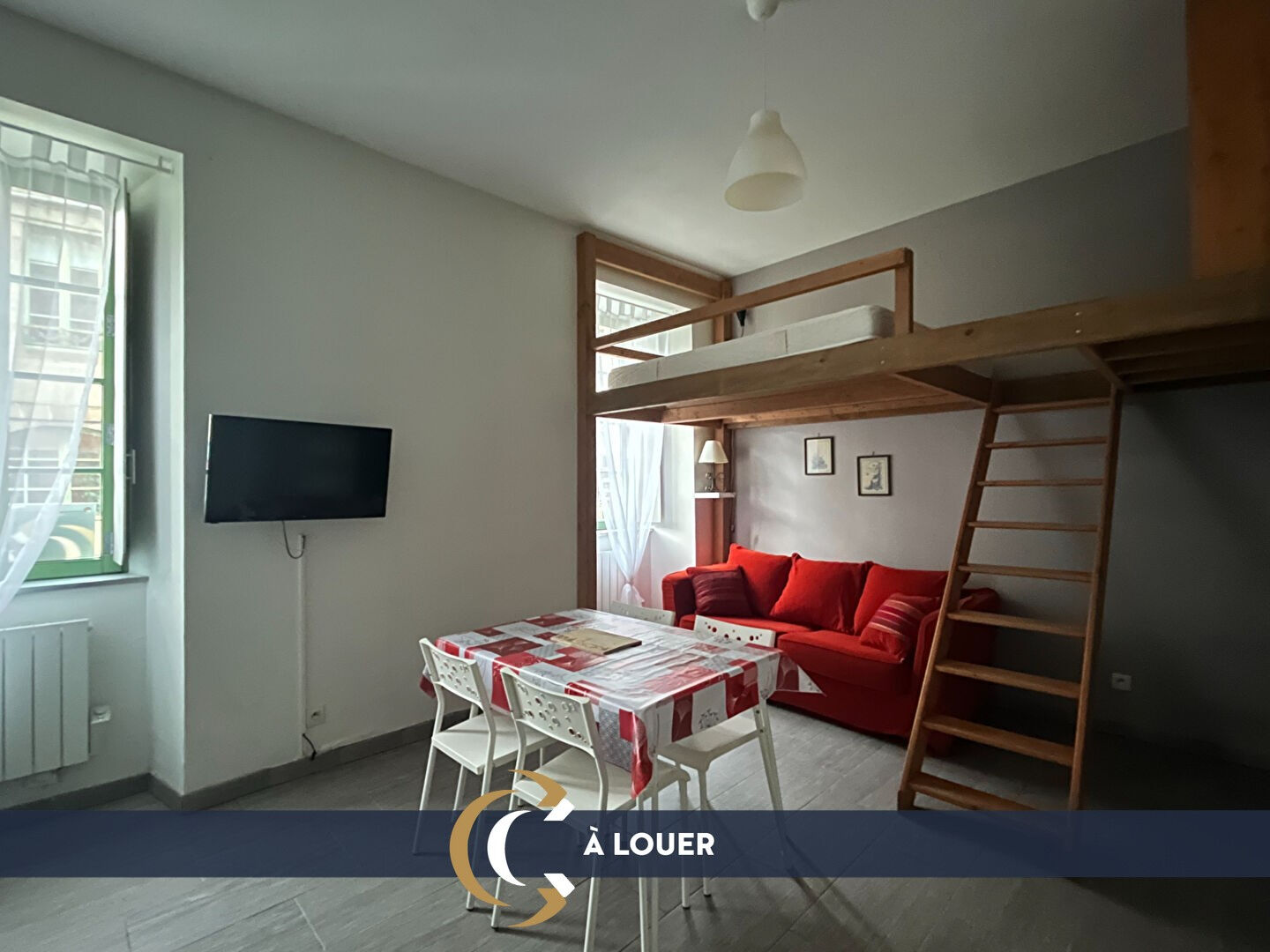 A LOUER - CENTRE DOL DE BRETAGNE - STUDIO MEUBLE - PARKING A LOUER - CENTRE DOL DE BRETAGNE - STUDIO MEUBLE - PARKING