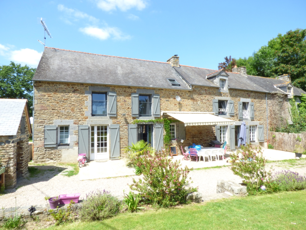 Maison à vendre Miniac Morvan 9 pièces, 6 chambres, 1842m² terrain Maison à vendre Miniac Morvan 9 pièces, 6 chambres, 1842m² terrain